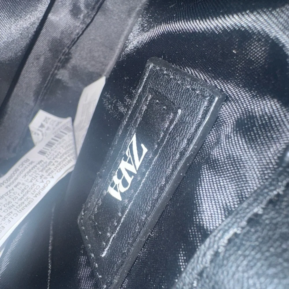 Zara Black Vertical Messenger Crossbody - Picture 2 of 3